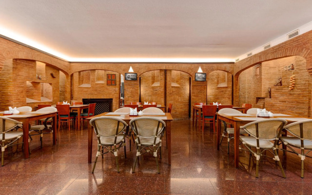 Hotel Sharden