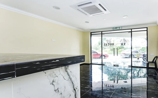 OYO 90445 Th Hotel
