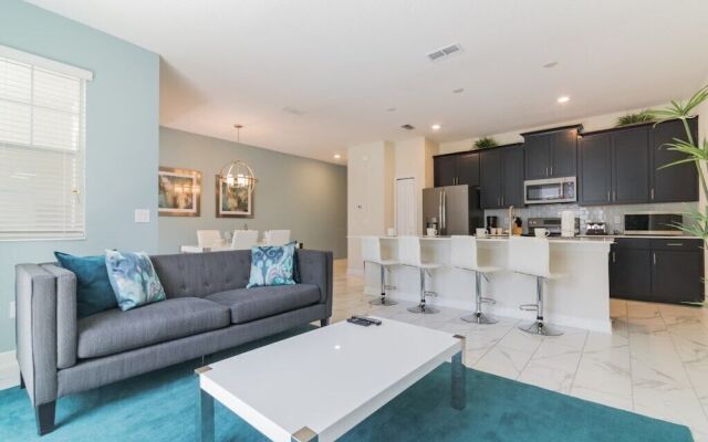 Beautiful 4Bd Pool TH, Storey Lake-4815DS