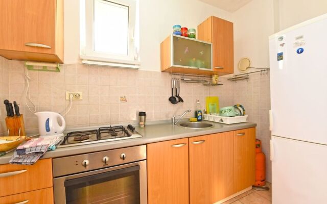 Apartment 1562