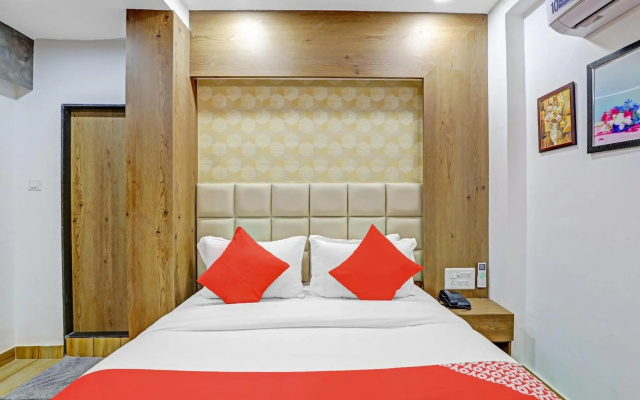 OYO 85289 Hotel Raffles