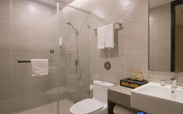 Seasonal Collection Hotel (Shanghai Zhoupu Wanda Plaza)
