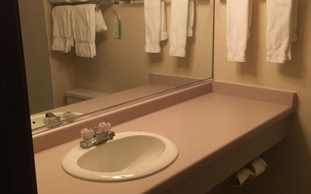 Shawano Four Seasons Hotel