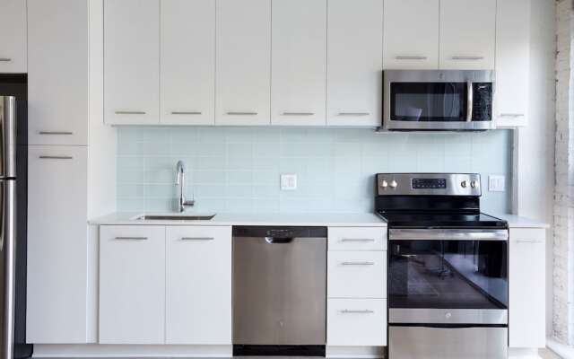 Contemporary Museum District Suites by Sonder