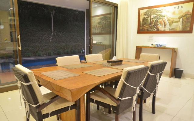 Permai Villa Dago with Pool - Resor Dago Pakar Bandung