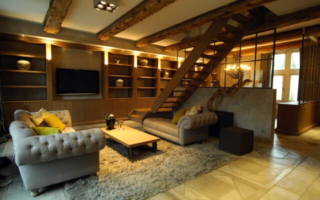 NE5T Suites & Spa