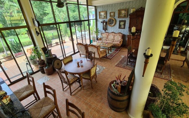 Welcome to our Oasis The Beautiful Bungalow Green