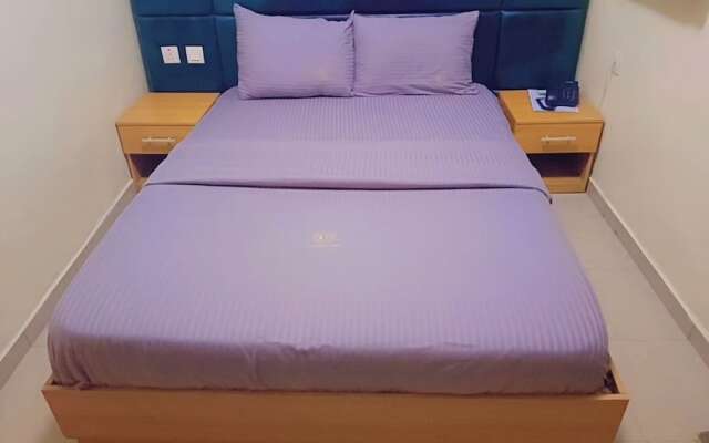 Ikad Hotel and Suite Borno Way