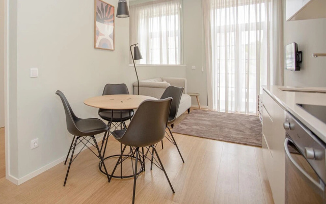 Liiiving - Sweet Sunlight Apartment