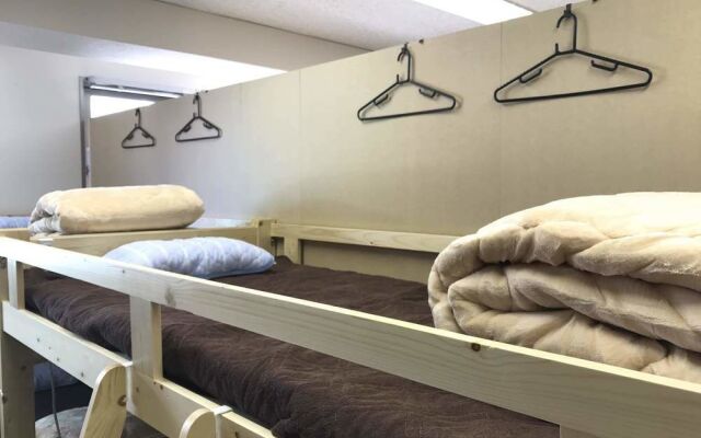 81's Inn Fukuoka - Hostel
