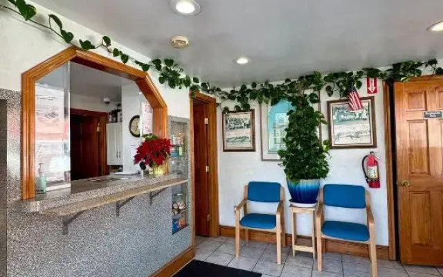 Chisholms Motor Inn