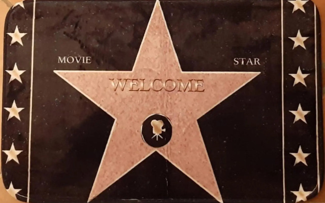 Movie Star Apartment with garden