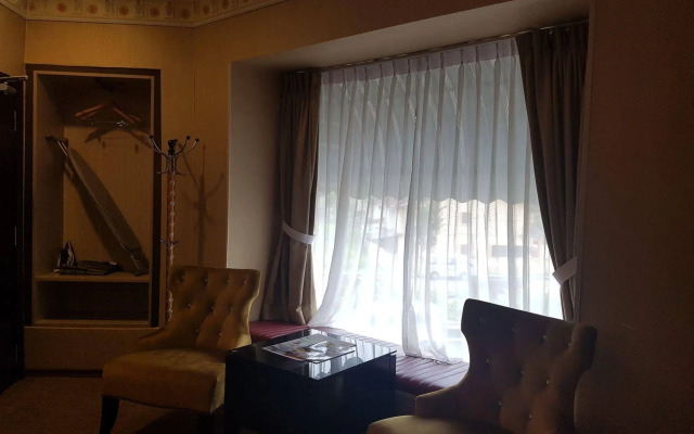The Grand Orange World Hotel