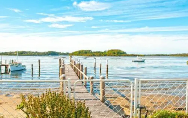 HAIS18G - Riverside Delight