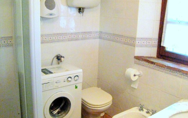 Cosy Cottage in Chiusdino with Garden
