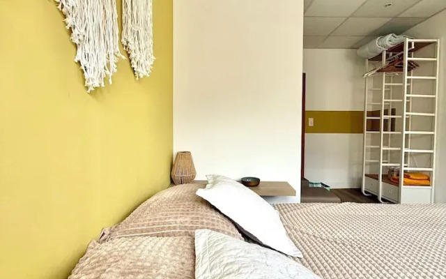 Spacious duplex in the center