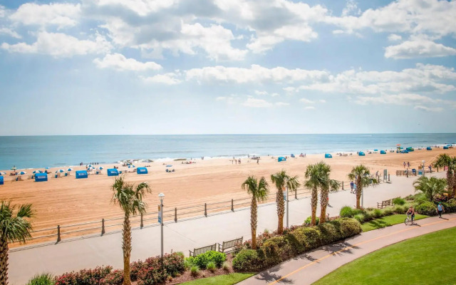 Crowne Plaza Virginia Beach Town Center by IHG