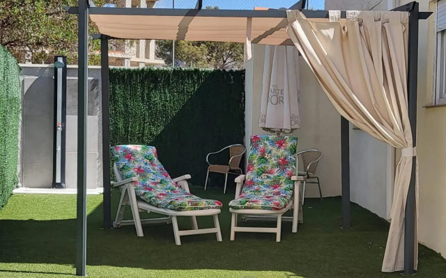 Apartamento con terreno privado - a 800m de Playa Poniente