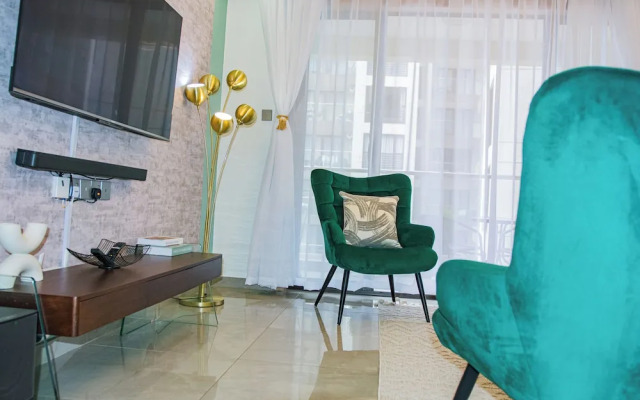 Moonlight Manor by Edmor Suites.