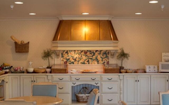 Gulf Hills Hotel & Resort