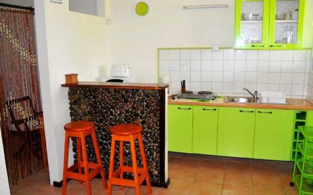 Apartment With one Bedroom in Le Robert, With Wonderful sea View, Enclosed Garden and Wifi - 5 km From the Beach