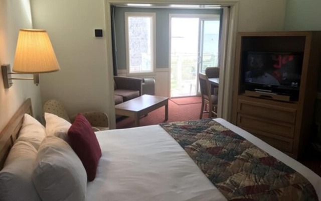 The Corsair & Cross Rip Oceanfront Resort