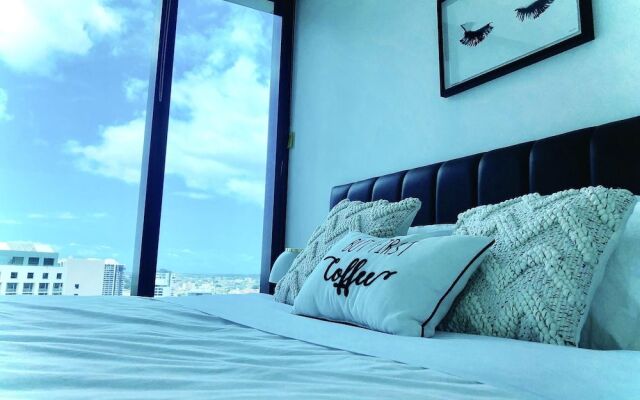 Skytower Apartment