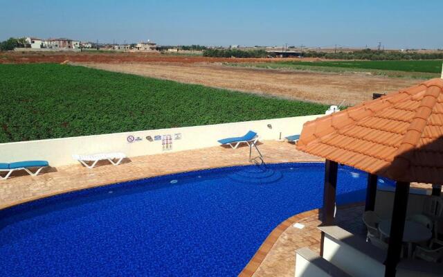 Stunning Spacious 2-bed Apartment in Liopetri