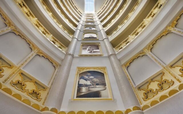 Al Safir Hotel