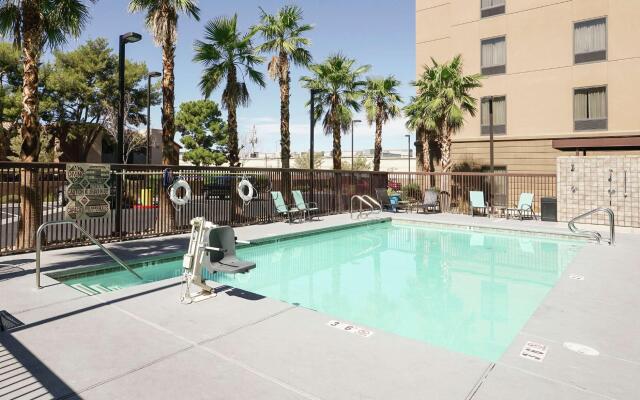 Hampton Inn & Suites Las Vegas Airport