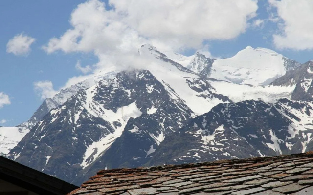 Spacious Apartment in Saint Niklaus near Mattertal Ski Area