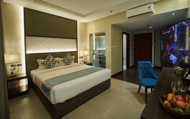 J7 Plaza Hotel