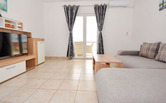 Apartment Aurora Maslenica