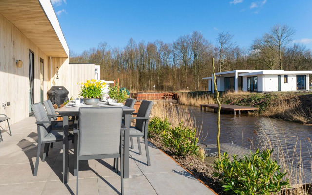 Family Villa With Garden and Jetty