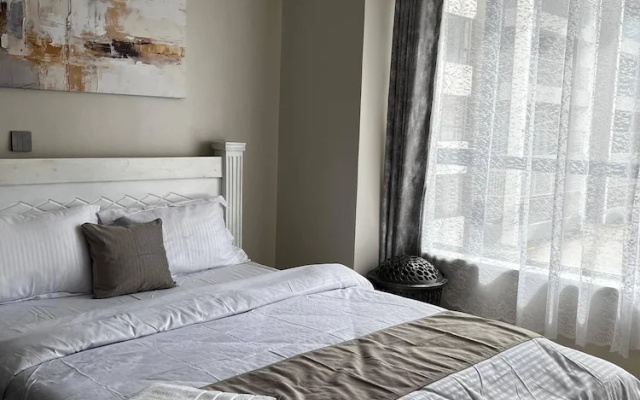 Nairobi Airbnb - Fast Wifi, Swimming Pool, gym