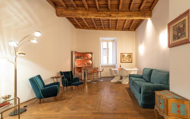 Chic And Style In Historical Via Giulia