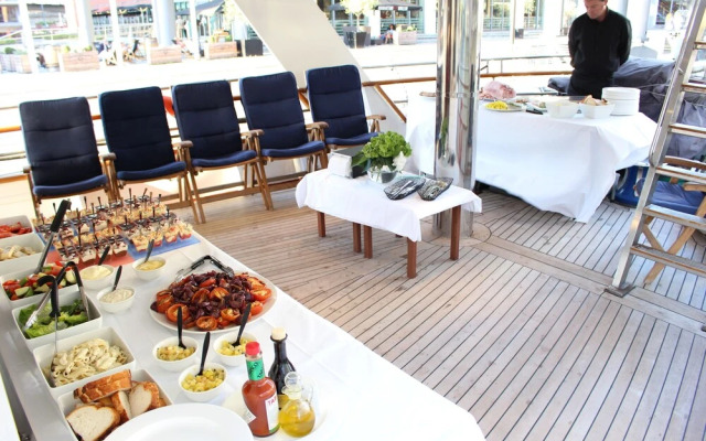 Absolute Pleasure Yacht