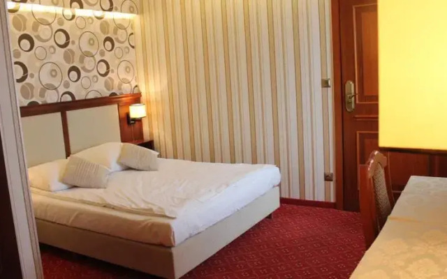 Hotel Zajazd Polonez