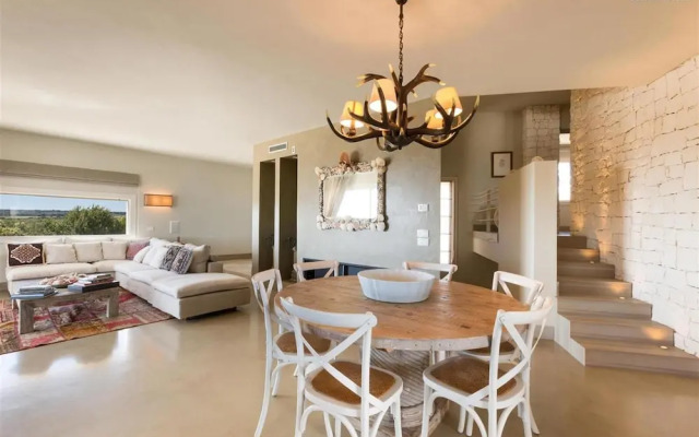 246 Villa Extralusso con Piscina a Manduria