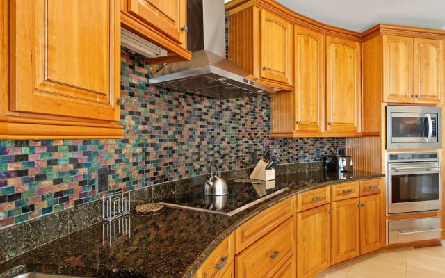 Capri 202 + Free Seasonal Beach Service