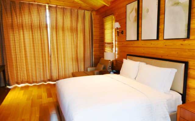 Changbaishan Luneng Resort Maplewood Chalet