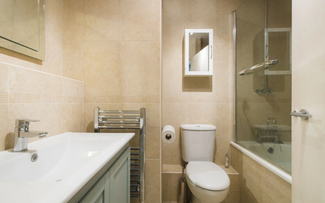 Sublime 1 bed Flat With Thames View