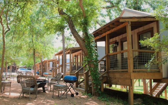 13 Son's Geronimo - Birdhouse Cabin