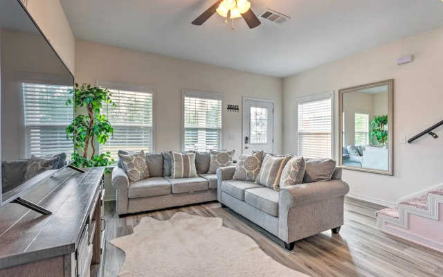 Idyllic Pensacola Home w/ Yard + Fire Pit!