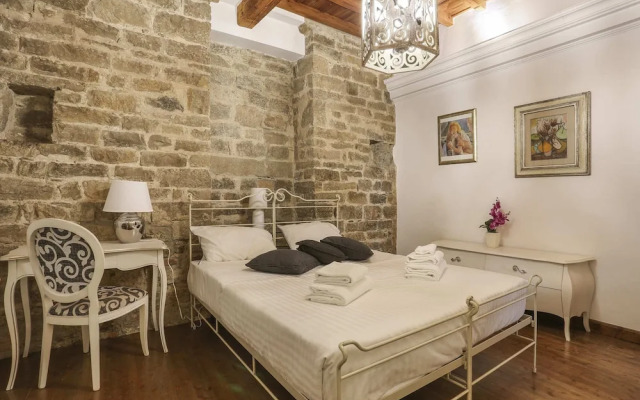 Pontevecchio Stylish Apartment in Florence - Hosted by Sweetstay
