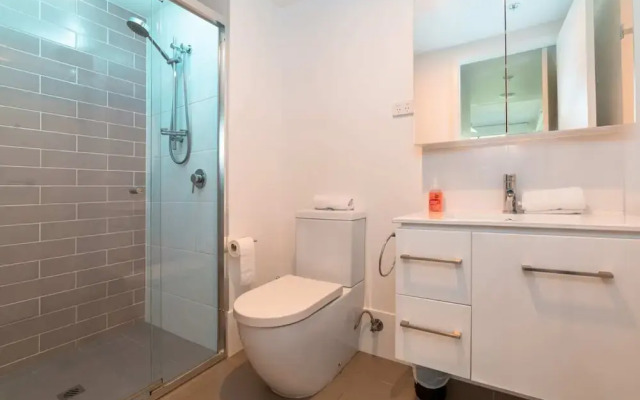 2 Bedroom Apartment Seconds From Valley