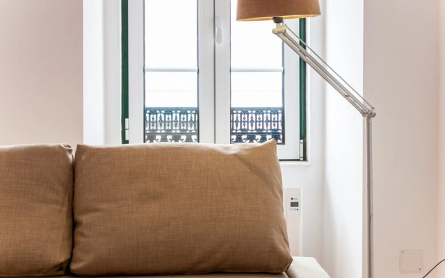 ALTIDO Charming 1BR Apt w/workspace in Sao Bento