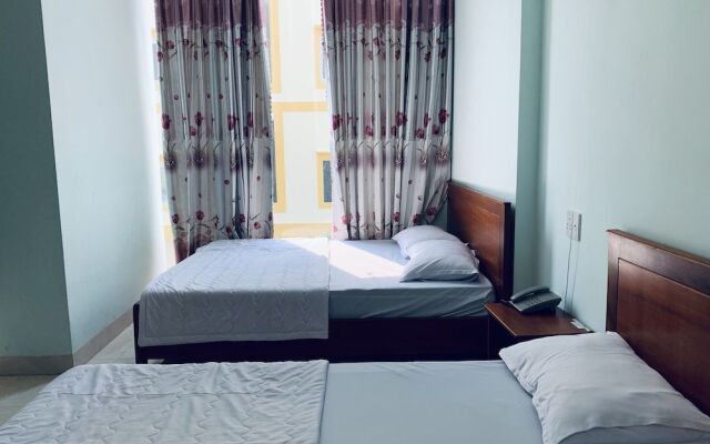 OYO 1054 Rong Vang Hotel