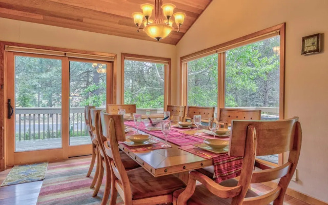 2 Tan Oak-Hot Tub-3BR/2BA