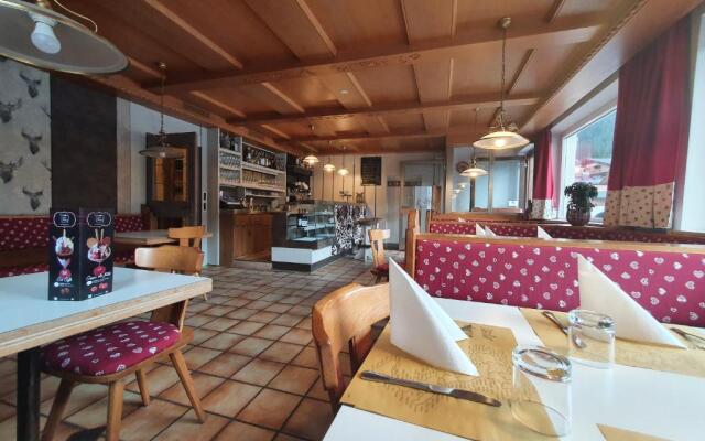 Albergo Bar Ristorante Dolomia